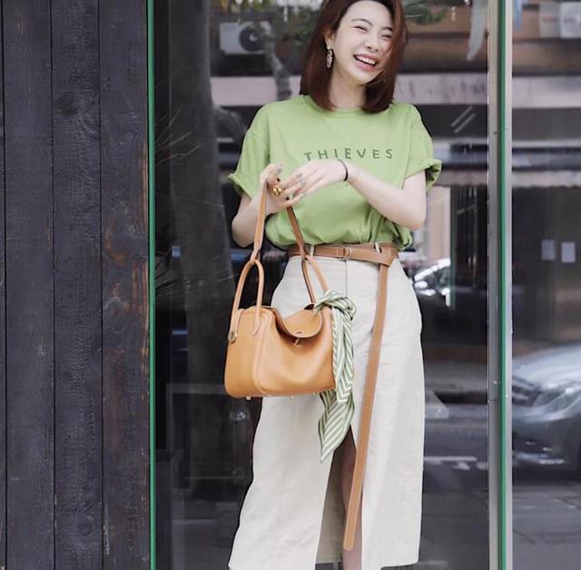 刘海 夏天穿什么颜色更好看?试试这4种流行色,各种肤色都适合