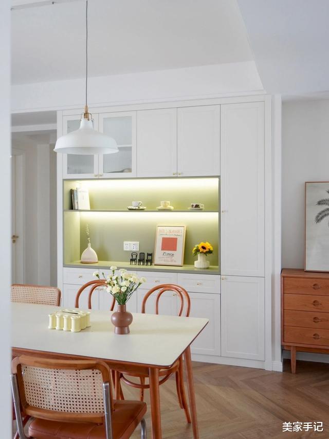 她家115㎡的房子一入户就把我迷住,全屋干净整洁到令人羡慕,超美