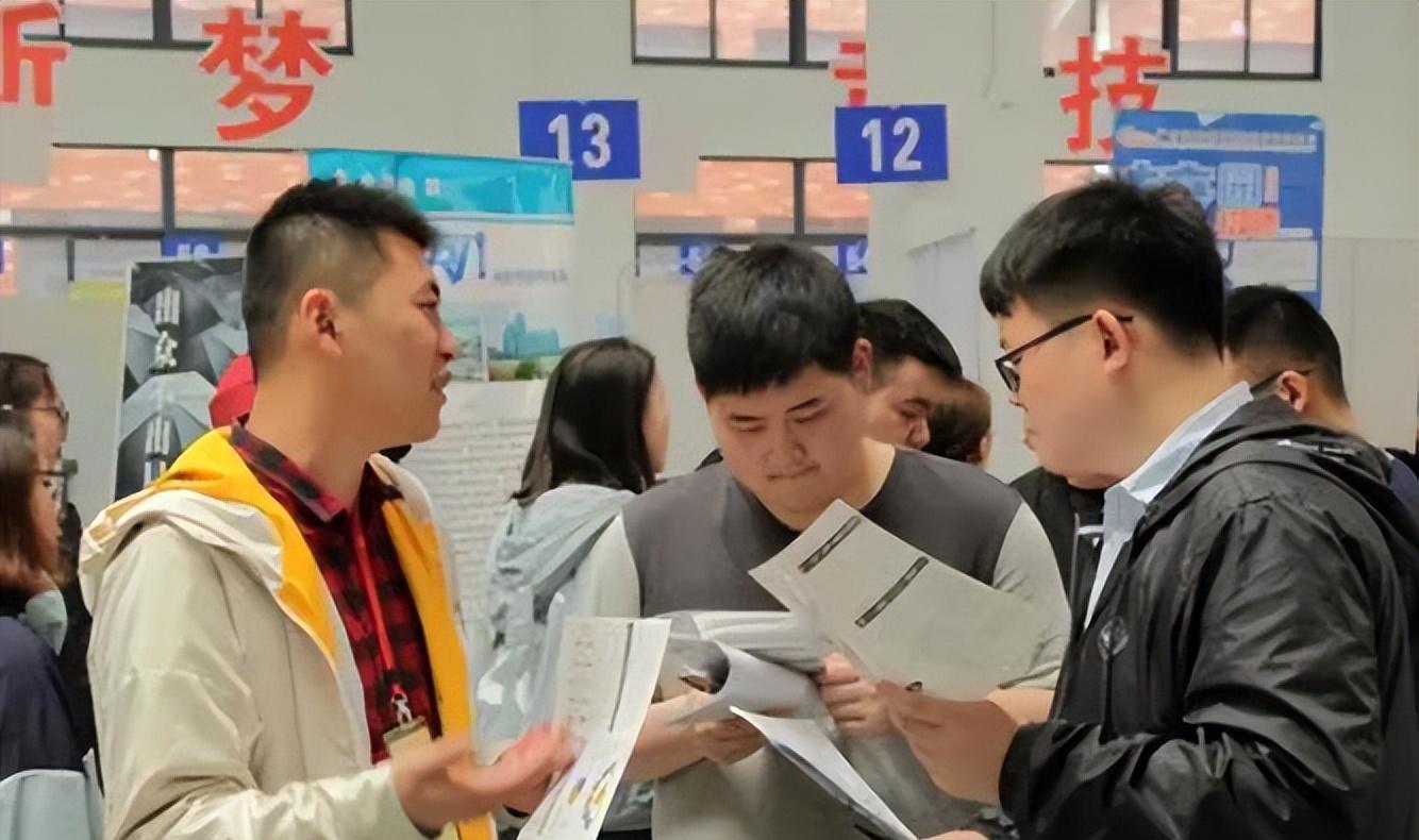 辅警|同样都是临时工，辅警和协警的差别可不是一点点，提前知晓不吃亏
