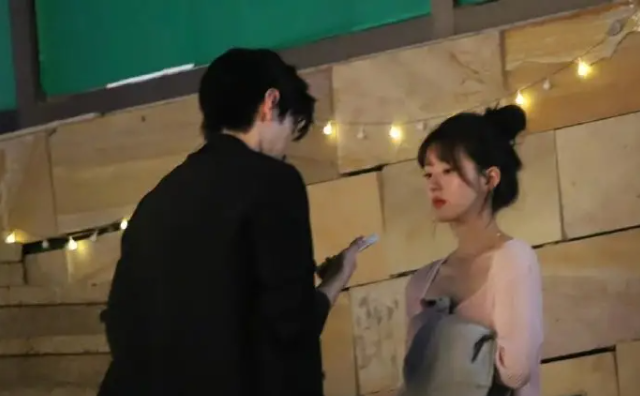 豆瓣|赵露思新剧《偷偷藏不住》来了!校服造型的赵露思太可爱了!