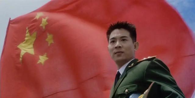 李连杰|李连杰的R级之作，却在内地千夫所指，因“性内容”不允上映