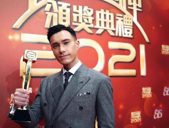 TVB|TVB官方认证的“千禧新五虎”，余德丞离巢退出，35岁小生新加入