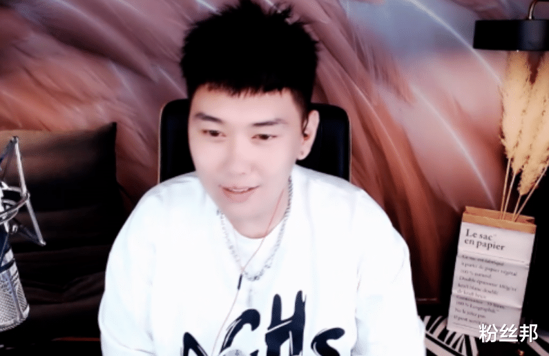 阿哲|谢小宇的女团能挣钱，转租公司去外地发展，不直播阿哲放任不管