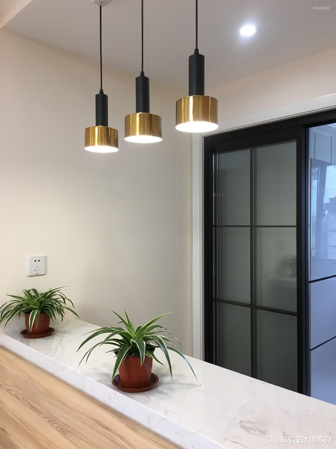 90平的老房子,用轻盈的色调,将空间完美衔接在一起