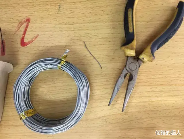 心脏|男孩胸口有怪痛，检查发现心脏上扎着铁针，医生：你有什么秘密？