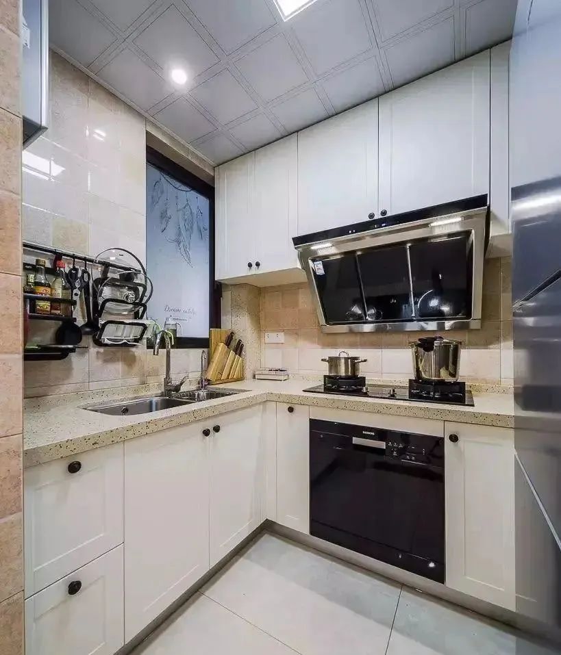 晒我家89平小三房,老婆非把衣柜装过道里,入住发现好实用!