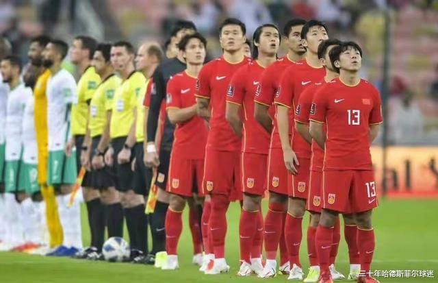 国足|终于说出真话：国足某些球员的表现近乎绝望，球队正走向尽头