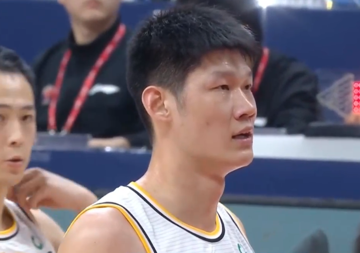 山东男篮|狂轰16-2攻击波，山东男篮暴击广厦，三少仅剩胡金秋独木难支