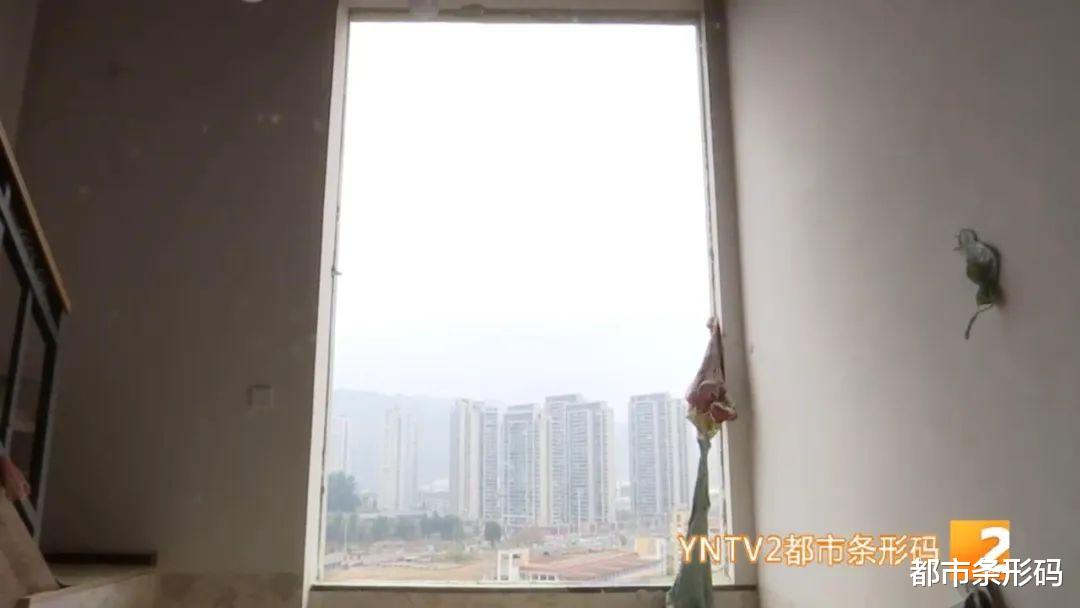 窗框炸飞数十米!忘关阀门液化气泄漏,女子点火做饭引发爆炸