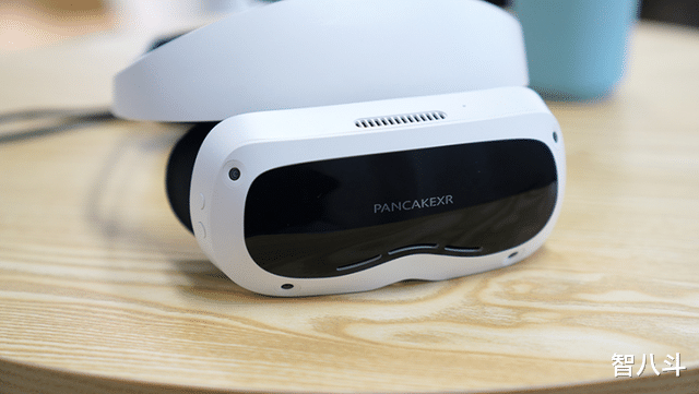 micron|更薄外形轻盈佩戴 可上翻的创维PANCAKE 1C VR一体机评测来了