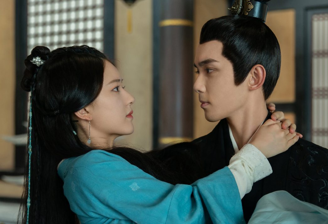 刘奕君|张卫国的夏天：52岁刘奕君给大13岁女演员演女婿，同框画面尴尬了