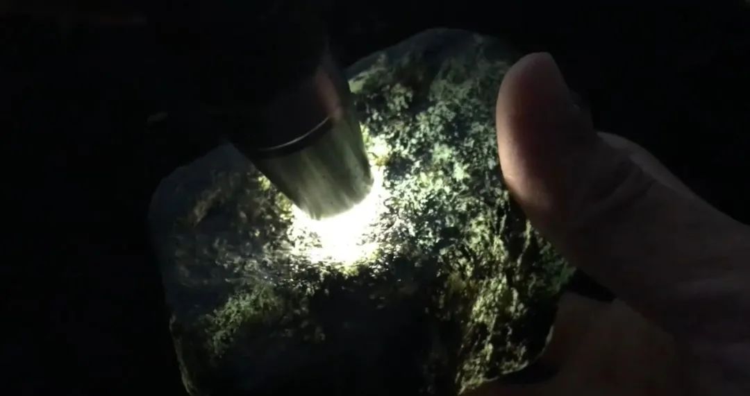 翡翠|一块高品质的莫西沙翡翠原石,到成品锐变过程,也是学习过程!