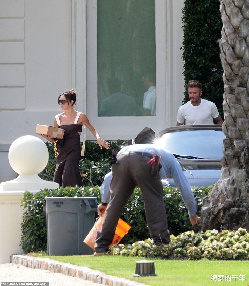 贝克汉姆夫妇|贝克汉姆夫妇在儿媳家“炫富”，开豪车出入，小七追着新郎大哥跑