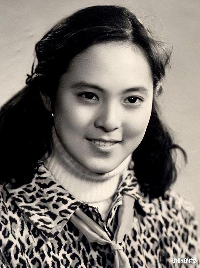 张芝华|一嫁郭凯敏遍体鳞伤，二嫁查国钧终获幸福，64岁的张芝华活出自我