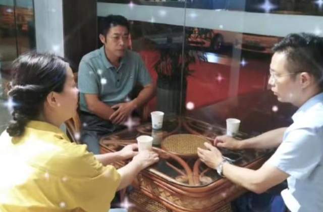 妲己|李圣律师现身直播,直播间亮相状态好,网友猜测是有好事发生