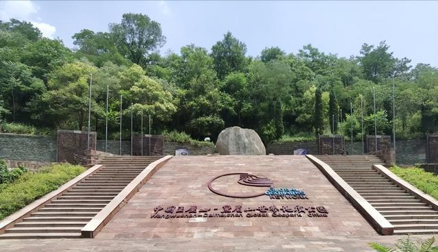 河南|12个湖北人自驾游河南，在景区点了9个菜，结账时确认3遍不敢相信