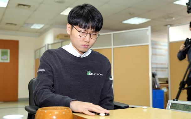 朴廷桓|7日围棋赛事 申真谞立功 朴廷桓最强战速胜 於之莹崔精今出战