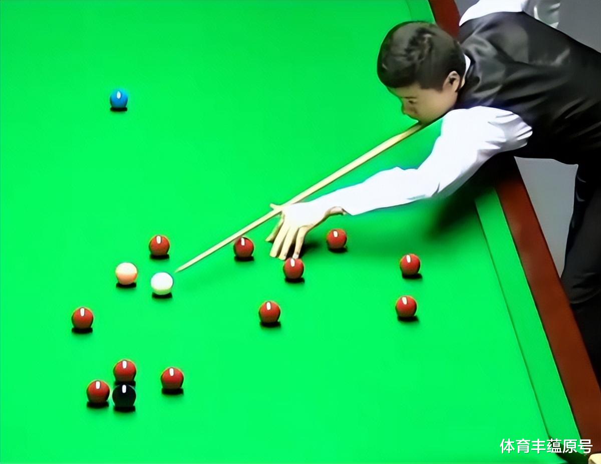 丁俊晖|2: 1！世锦赛：丁俊晖状态爆棚一杆取消质疑，周跃龙3: 1不甘落后