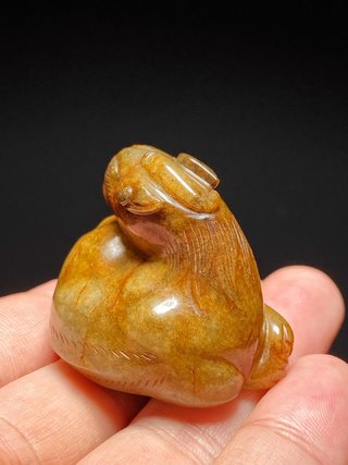 和田玉籽料|元 和田玉籽料 留皮受沁 瑞兽 挂件 把件