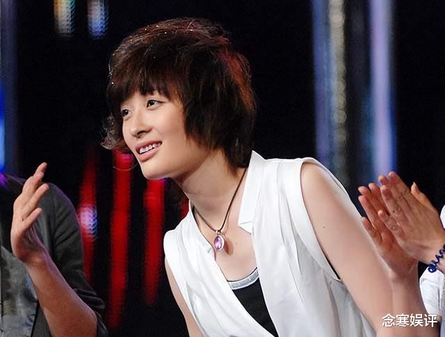 曾轶可演唱会大翻车，歌迷现场维权高喊退钱，花680元被罚站4小时