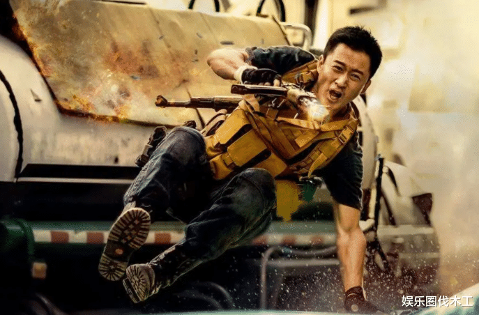 吴京|好甜!谢楠深夜接吴京下班,街头放肆秀恩爱,结婚8年仍在热恋期