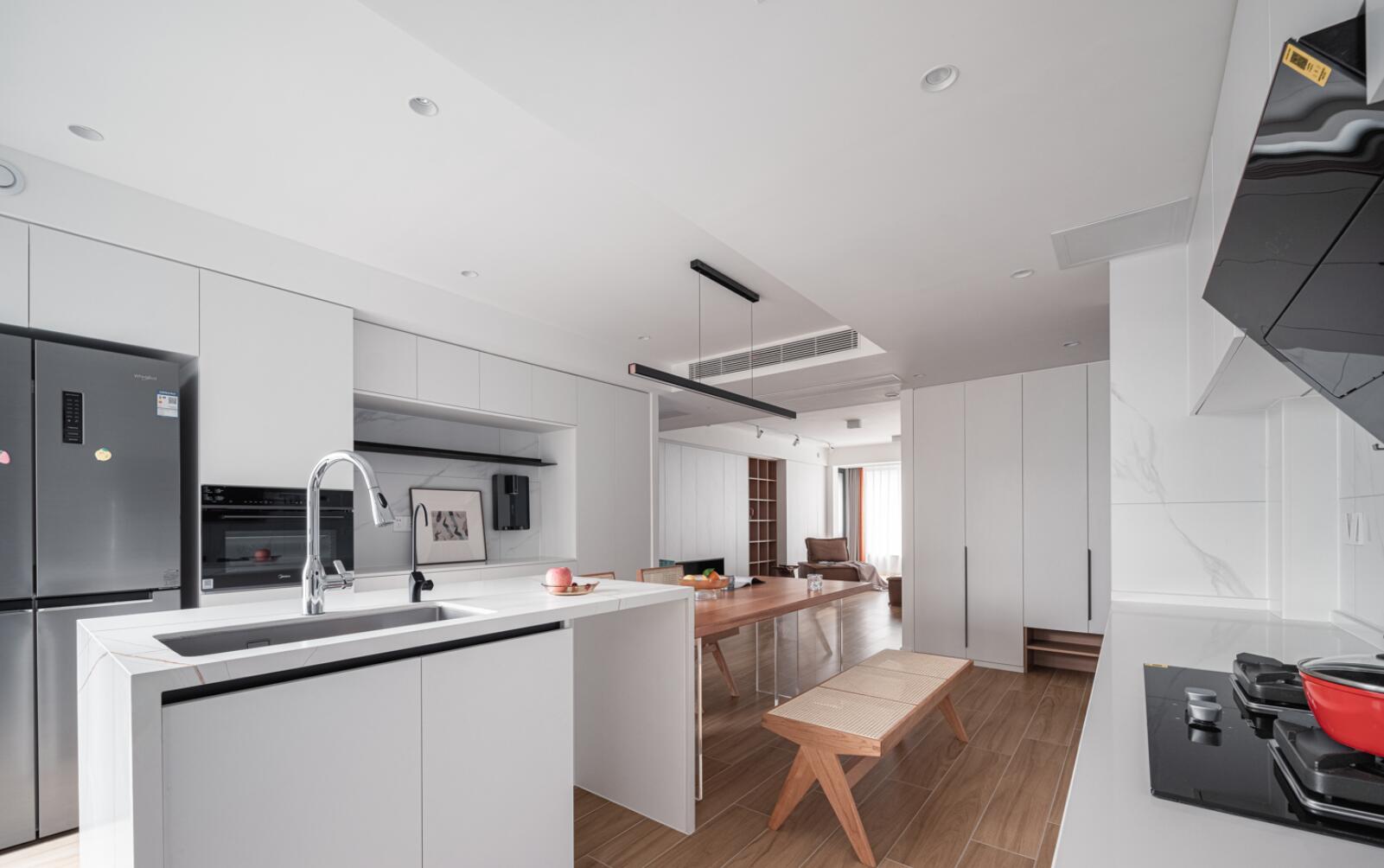 127㎡的新房，厨房却只有巴掌大，一体化后，比想象中还要实用