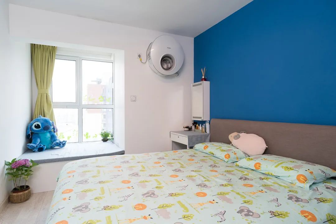 晒晒13万装修的55平小户型,这弧形电视墙,很多人就没见过