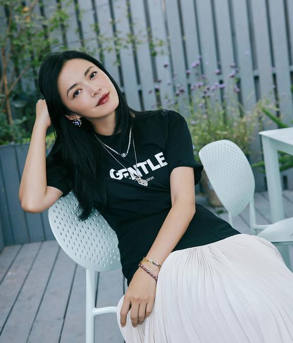 姚晨|姚晨:时尚育儿,给刚5岁的女儿小茉莉一头长发染成了“粉红色”