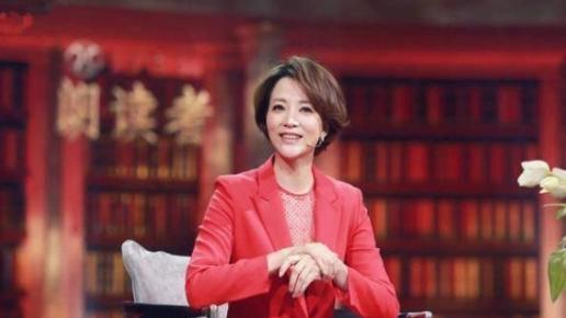 董卿“豪门梦”碎了一地？富豪丈夫破产，儿子入美籍成笑话