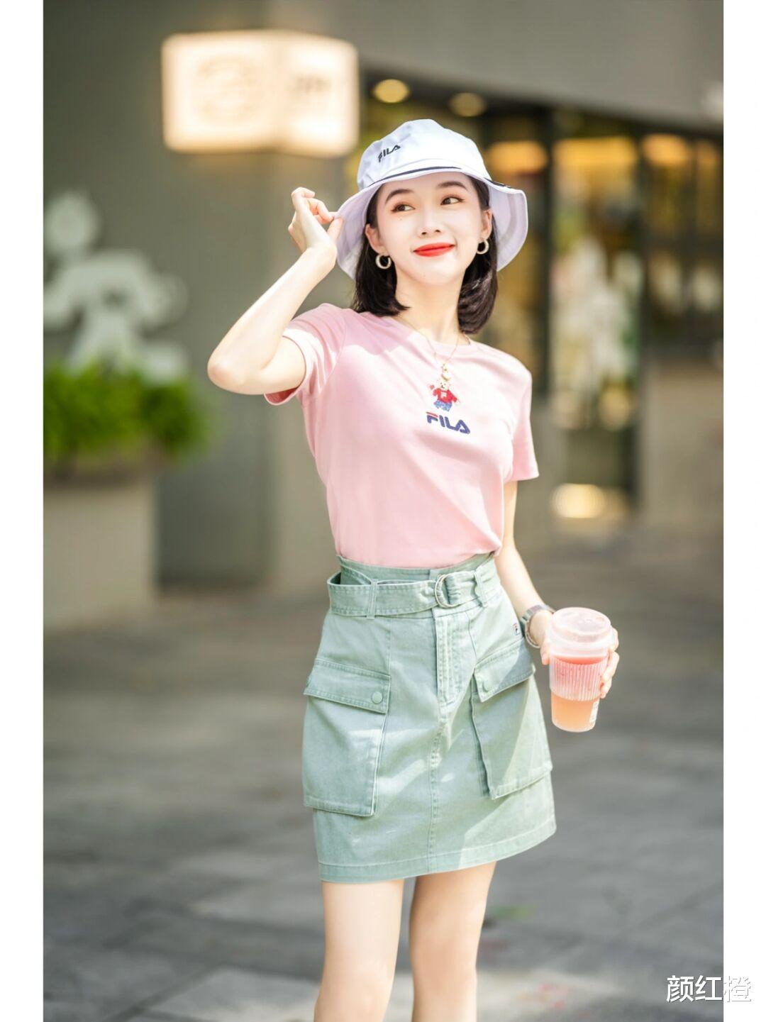 气质女人夏天多穿这4款裙子，甜美温柔又不挑身材，谁穿都美