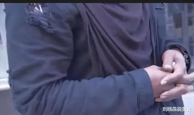 费城地铁13岁黑人女孩围攻几名中国学生, 其母还称, 不是故意的