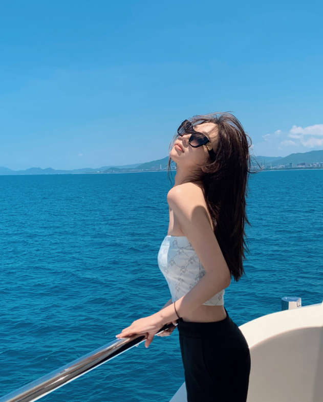 唐嫣|王思聪和慎婕乘私人飞机出游,吃饭时大秀恩爱,这次应该是真爱无疑