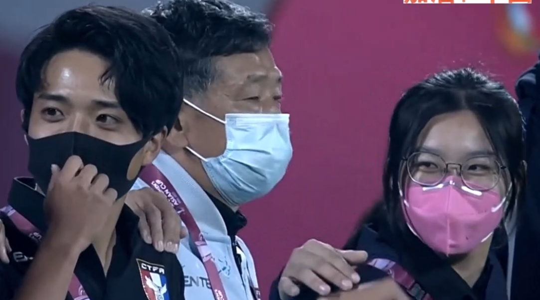 点球|争风吃醋！中国台北女足点球憾负菲律宾，2名男教练在场边上演这一幕