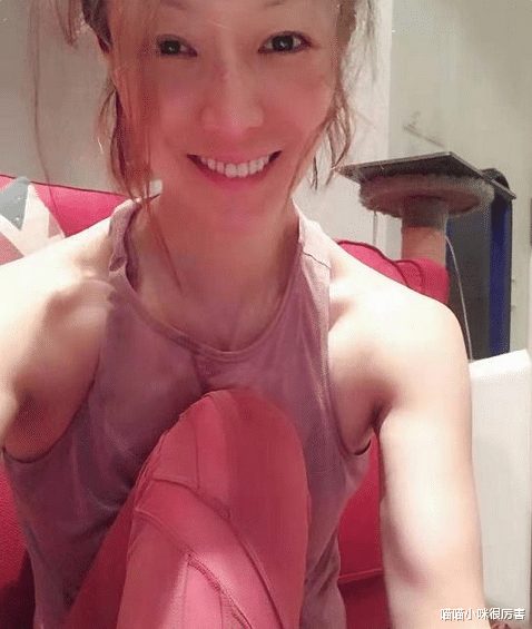 连衣裙 “内卷”下7位暴瘦的女明星,有的瘦到54斤,有的体力不支坐轮椅