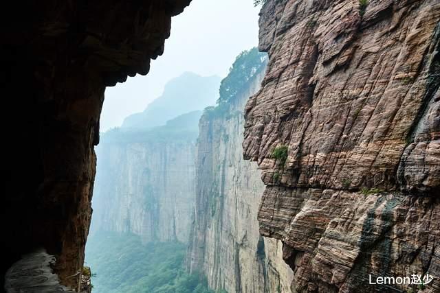 |世界的第八奇迹，坐落在一千七百米的悬崖边上，被称之为太行明珠