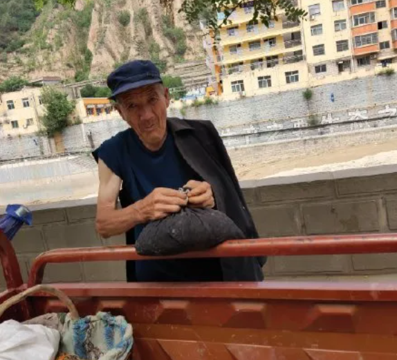 明天起,邯郸人出门请带现金……