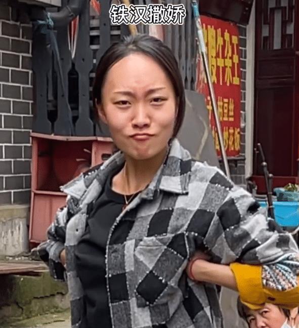 邵雨轩|坐拥4200万粉丝，不卖货不开小黄车，邵雨轩的清醒打了多少人的脸