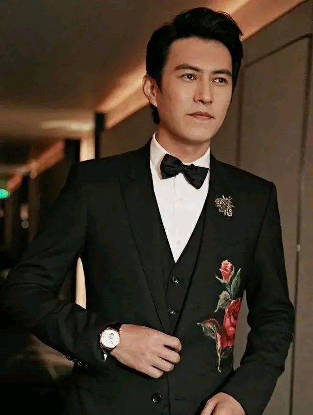 关晓彤|尹正的祝福太有心了?关晓彤工作照被狂点赞?靳东真的生气了?