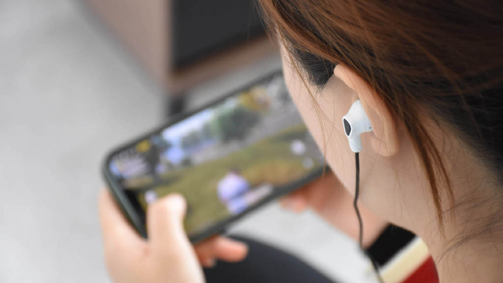 理光|Sanag H3電競掛脖藍牙耳機：賽博朋克風格 全程低延遲