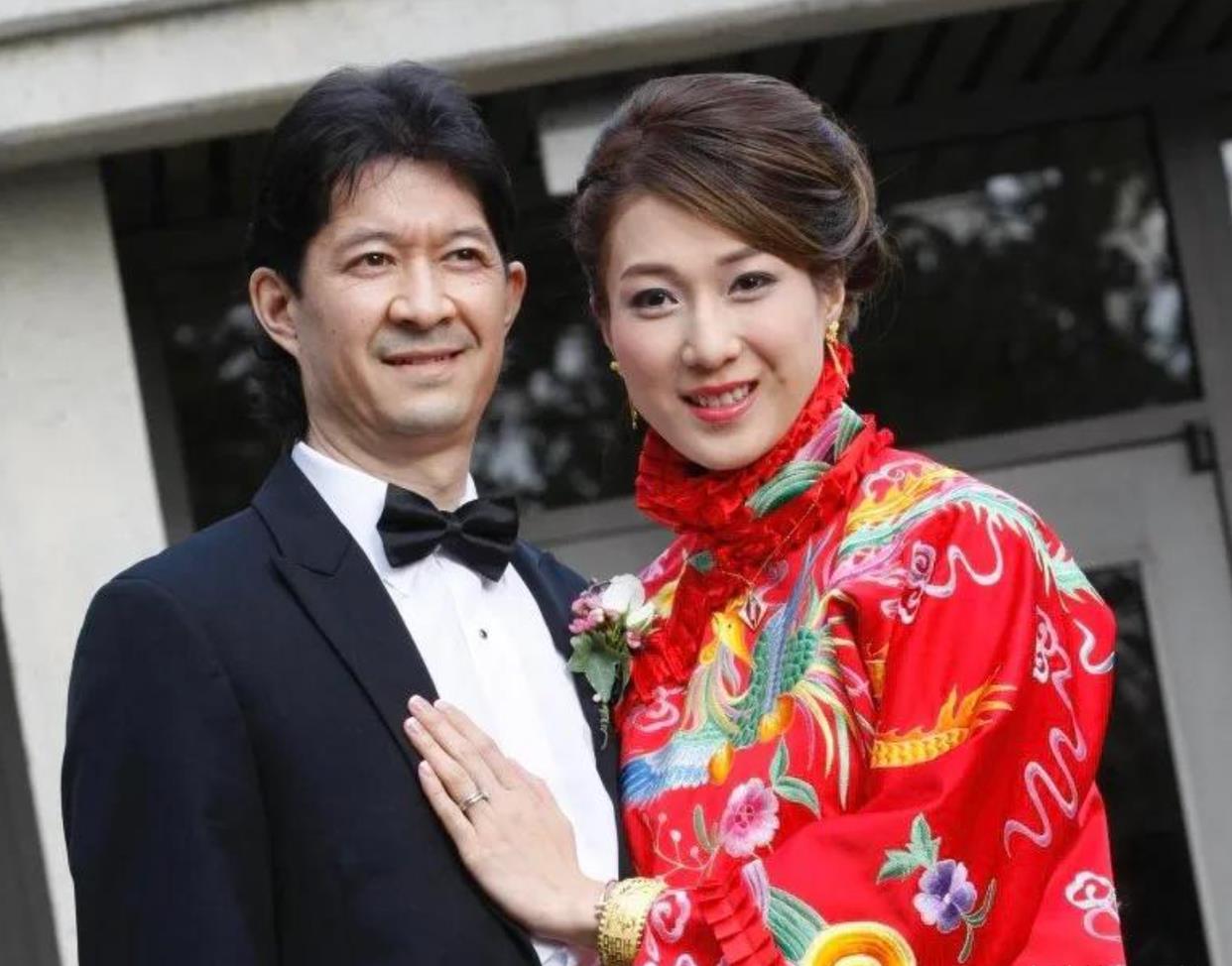 钟嘉欣|TVB“民选视后”钟嘉欣产女：38岁在家分娩，定居加拿大连生三胎