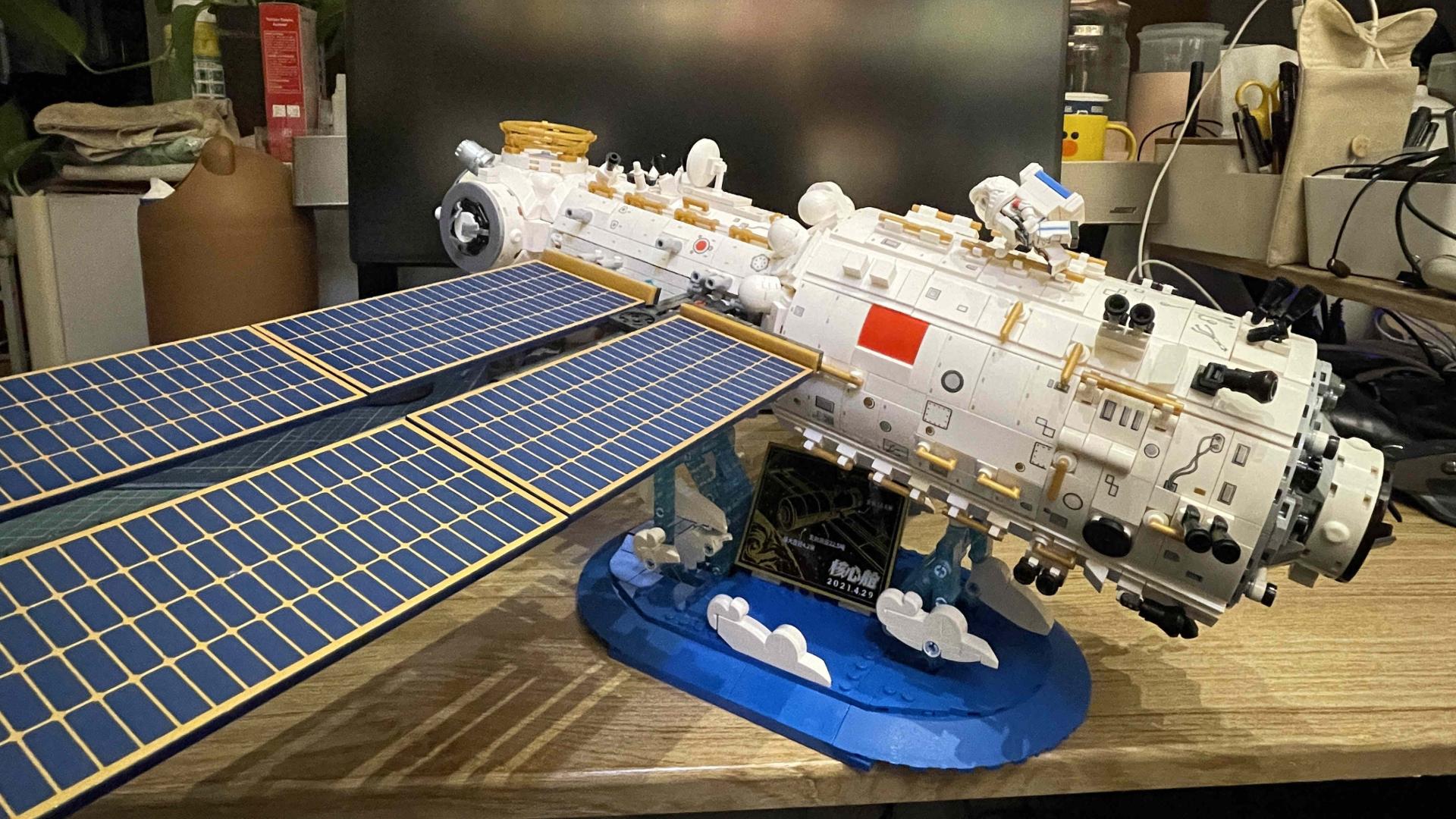 展翅太空的钢铁雄鹰，森宝203337空间站核心舱评测