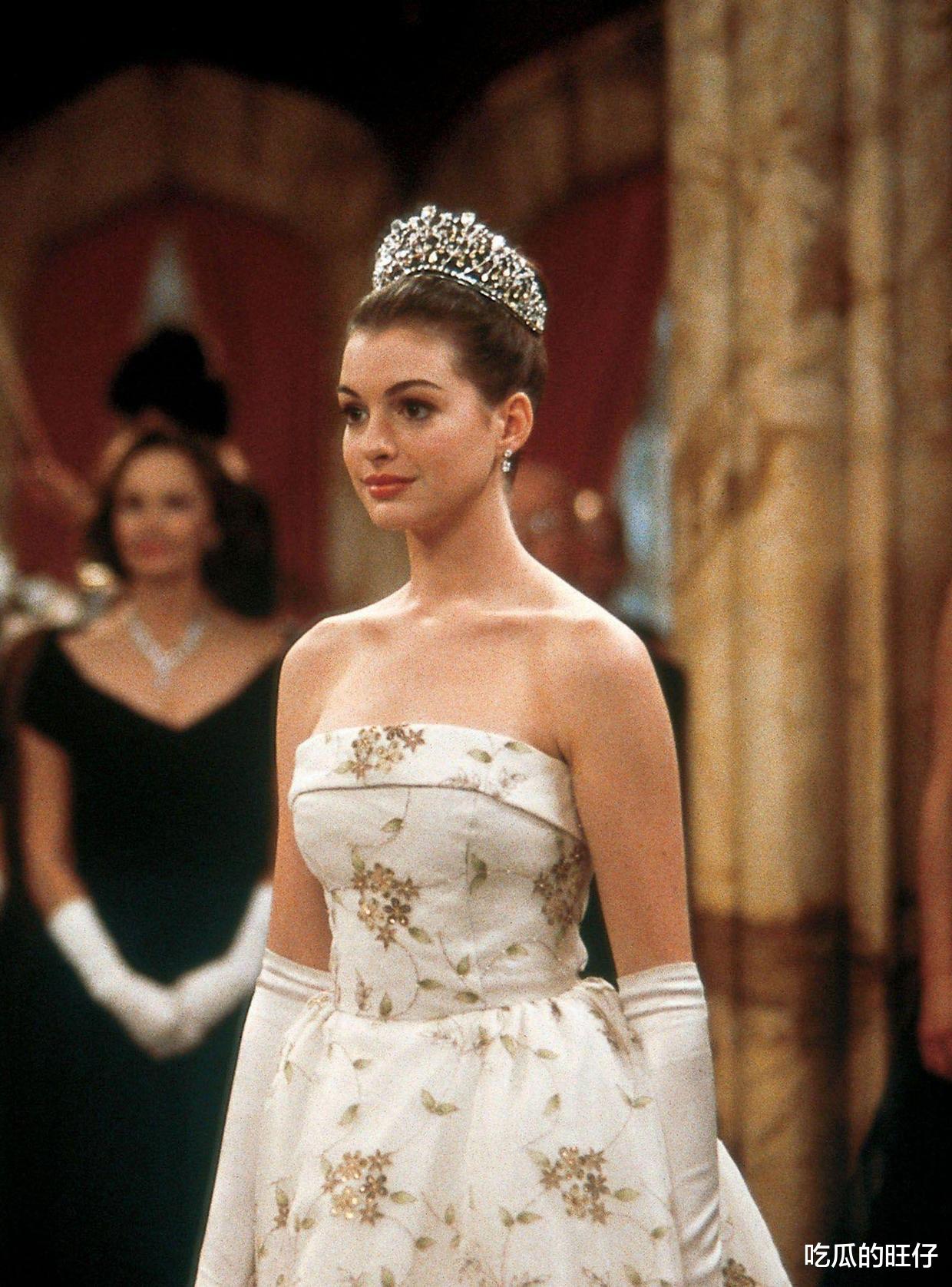 安妮·海瑟薇|曾被谩骂的安妮海瑟薇：丈夫痴情守护近10年，儿子继承自己美貌