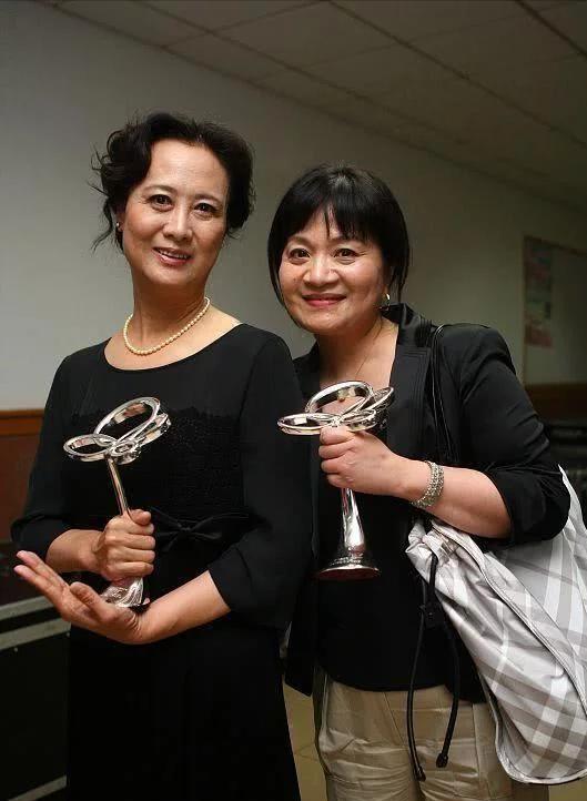 柏寒|演员柏寒：丈夫意外离世，她又患癌，留下儿子给海清养