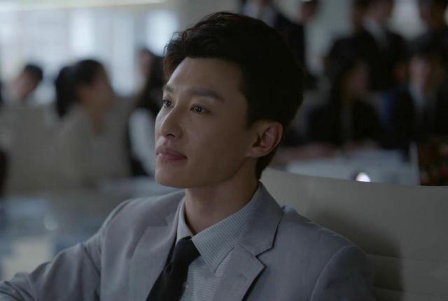 职场新人|《玫瑰之战》:磕磕碰碰,跌跌撞撞,看职场新人如何打怪升级