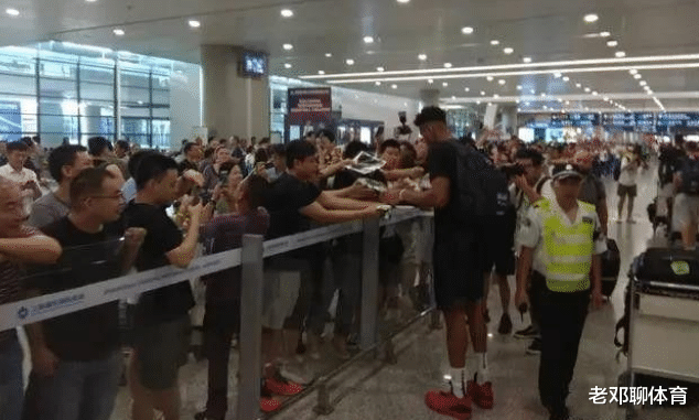 艾弗森|普通人为何打不了NBA？看了艾弗森手掌 字母哥跟腱 你就懂