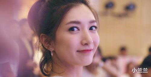 金·卡戴珊|她是娱乐圈里难得的高学历女生,也是被称为最开得起玩笑的女明星