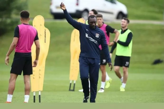 希丁克|职业生涯坎坷,希丁克里杰卡尔德不重用,穆帅也不感冒