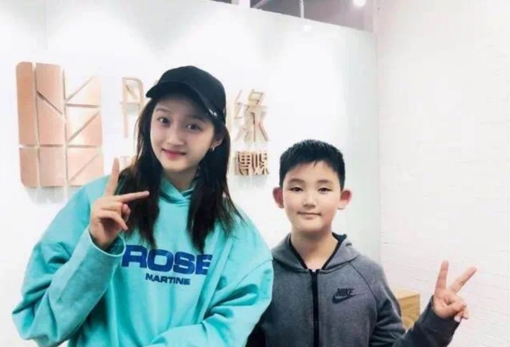 王刚|娱乐圈中的8对老夫少妻,因戏生情、网恋,最大差37岁最小差20岁