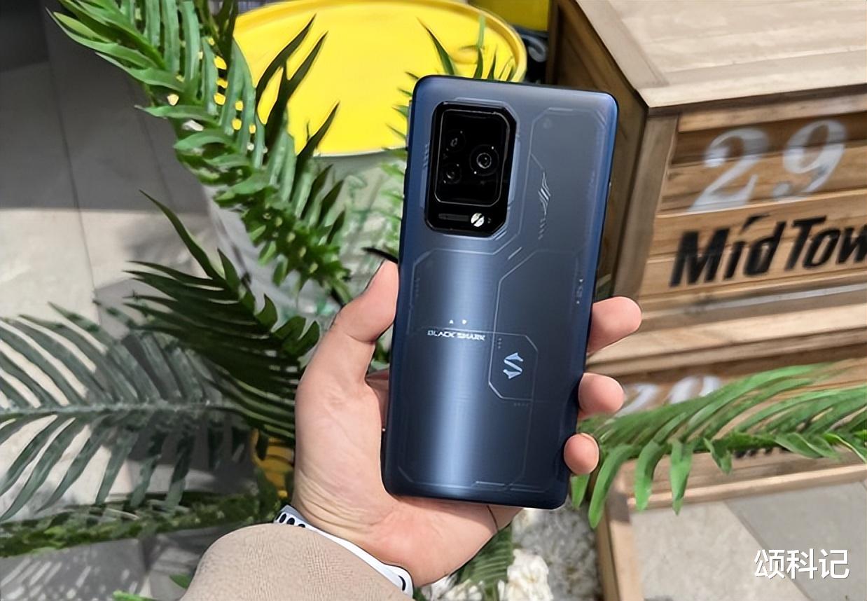 |售价5499元？16+512GB配备，黑鲨是否值得买