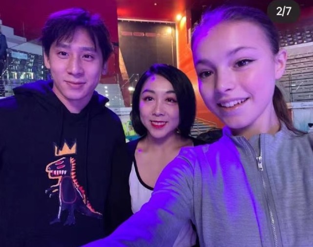 谢尔巴科娃|大气！谢尔巴科娃闭幕式晒与“葱桶组合”合照：祝贺金牌！超3万人点赞